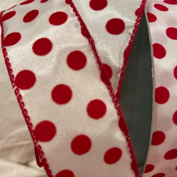 Red Polka Dots On White Ribbon! 1.5” Premium CHRISTMAS Satin Wired Edge Ribbon - Picture 2 of 4
